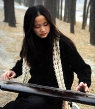 衢州市古琴演奏家（巫娜）的演奏特点与风格